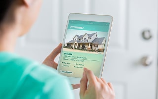 How Should Sellers Price Their Homes to Attract Buyers While Maximizing Value in Washington?